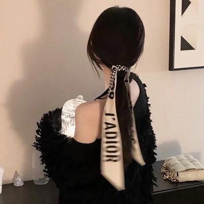 踉跄女孩